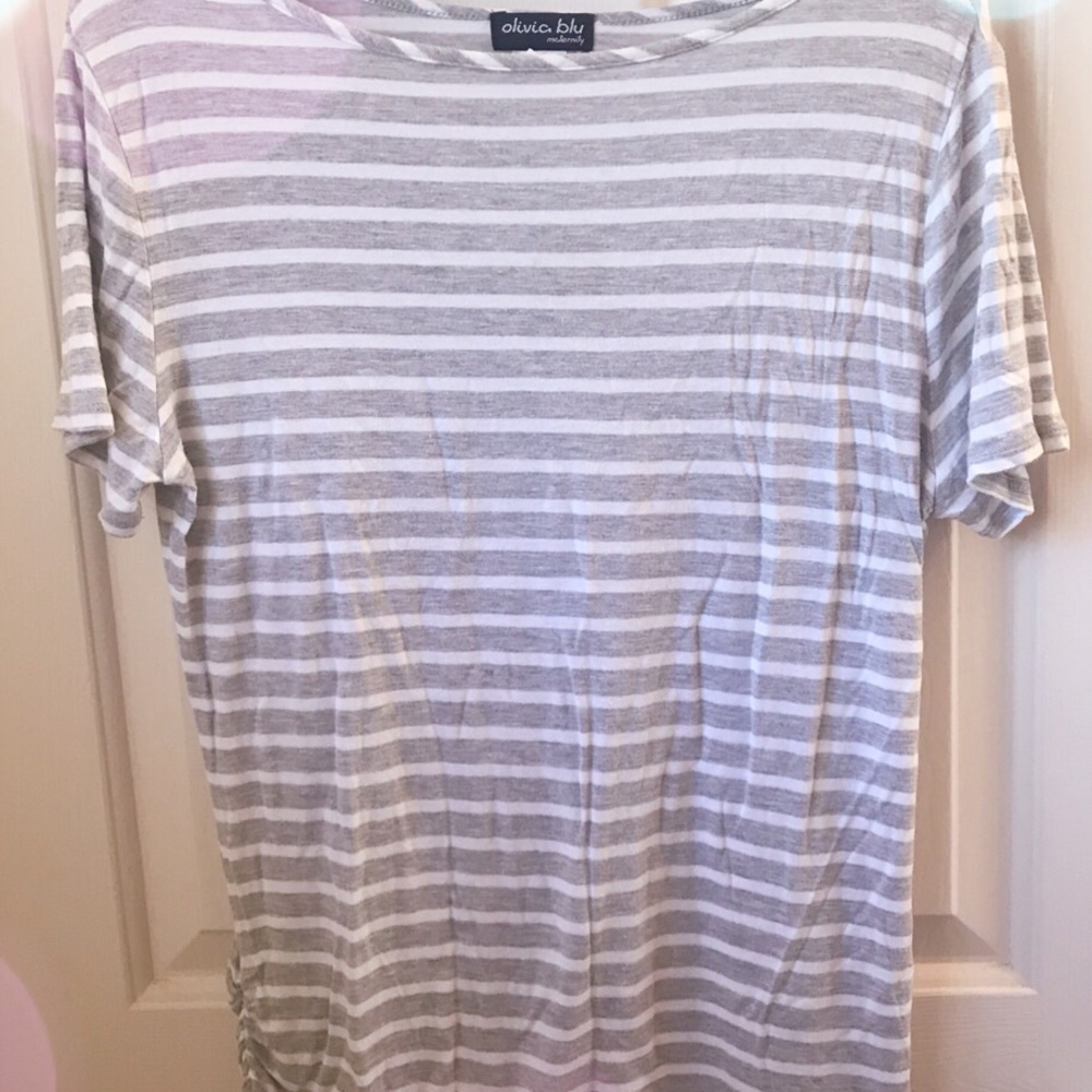 Olivia Blu Gray/White Top! - Picture 2 of 4